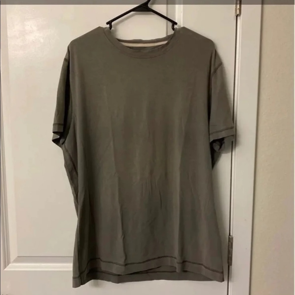 Men’s Lululemon shirt